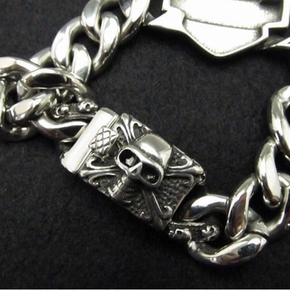 Men's Heavy Stainless Biker Bar & Shield Curb Chain Bracelet - Picture 3 of 5